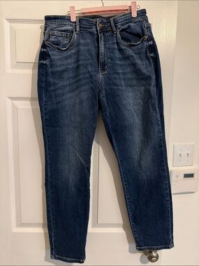 Judy Blue Dark Blue Slim Straight Jeans 211